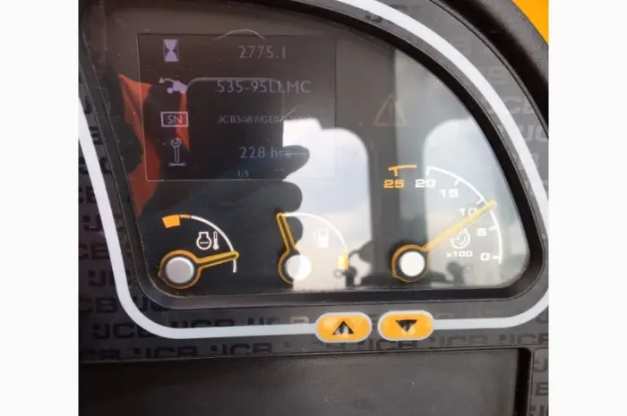 Телескопический погрузчик JCB 535-95 2013 года. Телескопический погрузчик б/у- фото № 4
