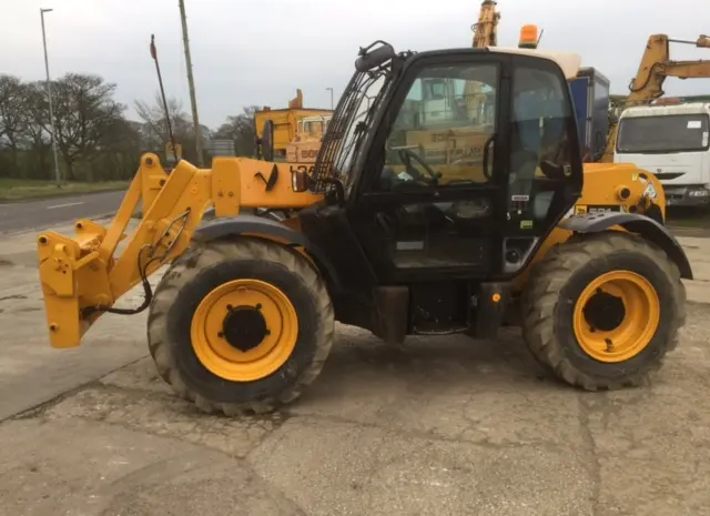 Телескопический погрузчик JCB 531-70 2009 года- фото № 1