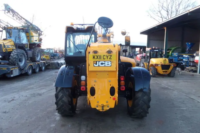 Телескопический погрузчик JCB 533-105 в Киеве- фото № 4