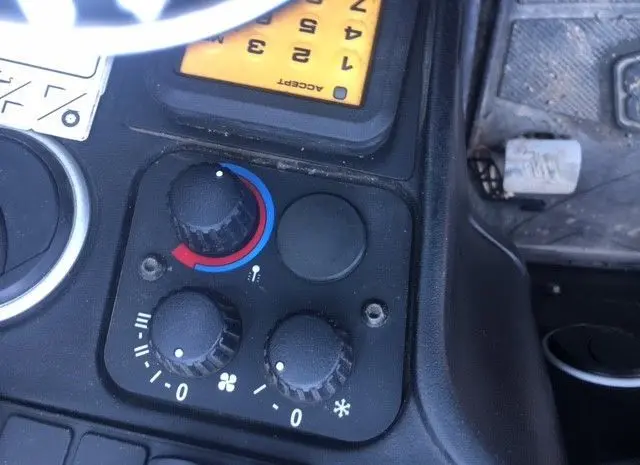 Купить Телескопический погрузчик JCB 533-105 2012 года- фото № 2