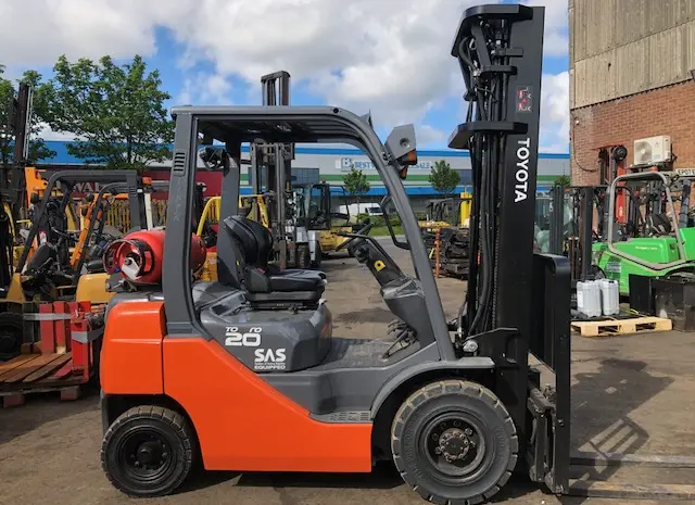 Вилочный погрузчик Toyota 02-8FGF20. Спецтехника б/у- фото № 3