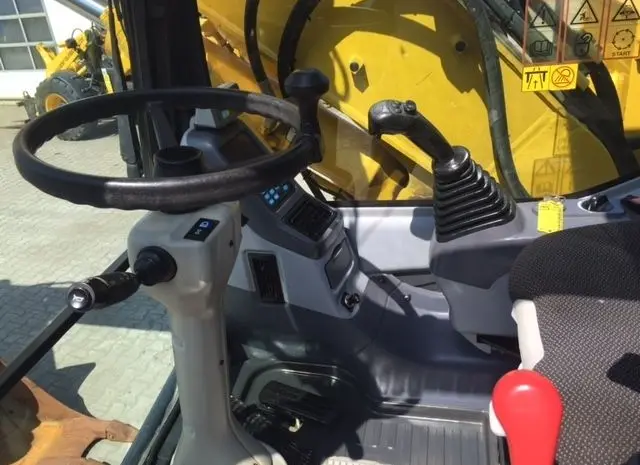 Продажа колесного экскаватора Komatsu PW 140-7- фото № 8