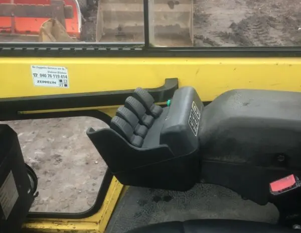 Вилочный погрузчик Hyster H3.0 FT. Спецтехника б/у- фото № 3