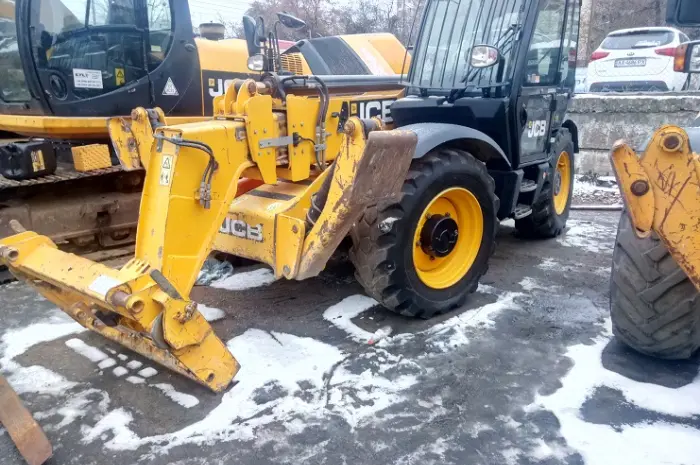 Телескопический погрузчик JCB 535-125 2014 года- фото № 1