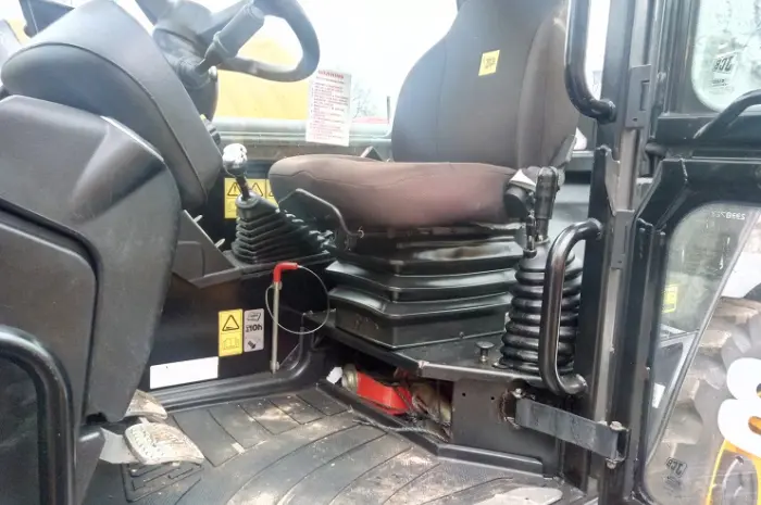 Телескопический погрузчик JCB 535-125 2014 года- фото № 8
