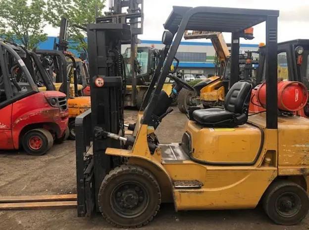 Вилочный погрузчик Cat Lift Trucks FG25K- фото № 1