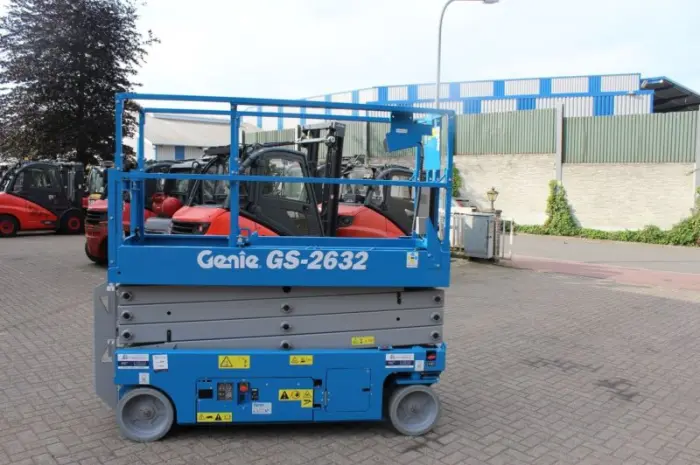 Ножничный подъемник Genie GS 2632- фото № 1