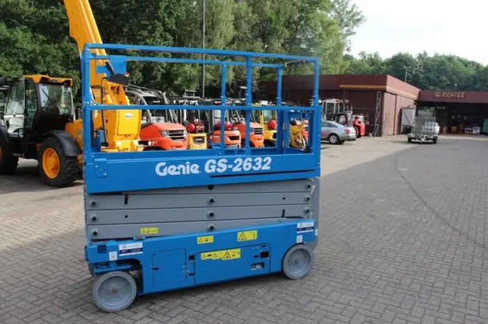 Ножничный подъемник Genie GS 2632- фото № 6