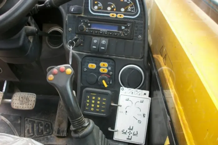 Телескопический погрузчик JCB 535-95 2013 года- фото № 5