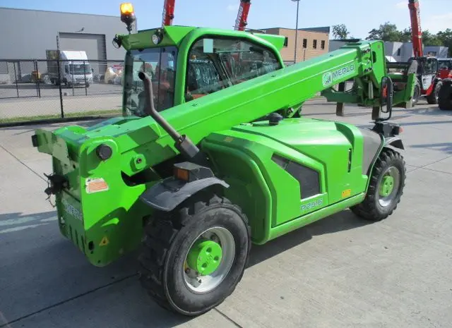 Телескопический погрузчик Merlo P 25.6. Строительная техника б/у- фото № 14