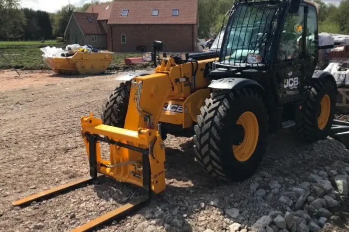 Телескопический погрузчик JCB 535-95 по доступной цене- фото № 17