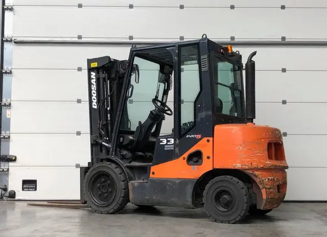 Вилочный погрузчик Doosan D33S-5- фото № 2