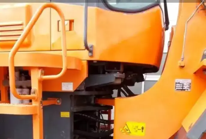 Фронтальный погрузчик Doosan DL 400- фото № 3