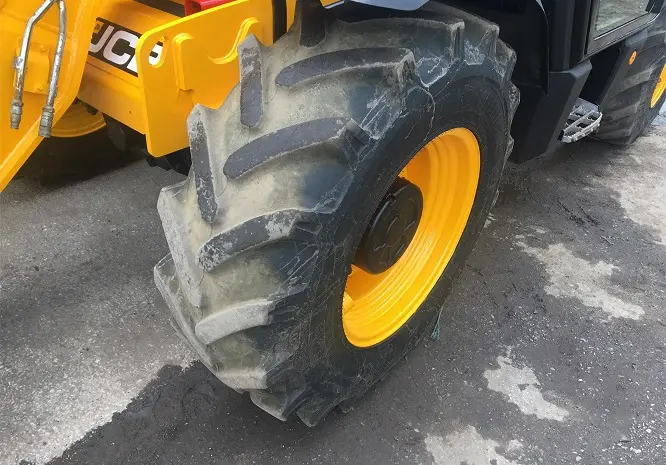 Телескопический погрузчик JCB 531-70 2013 года- фото № 4