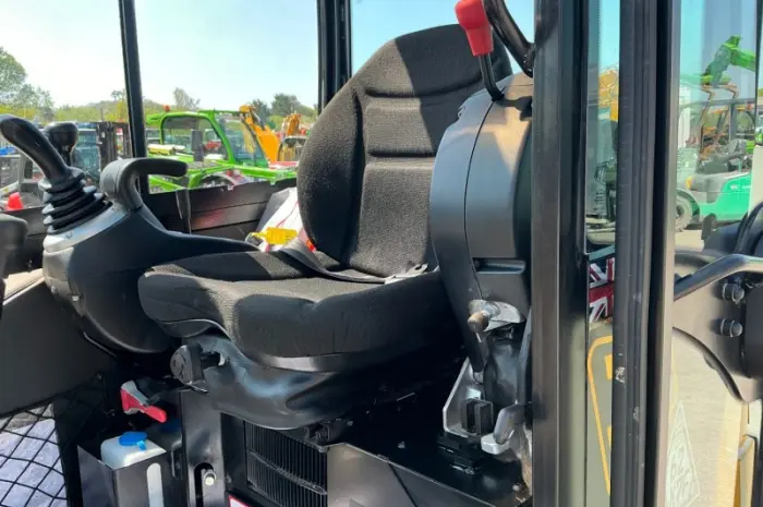 JCB 8026 СTS 2019 р- фото № 6