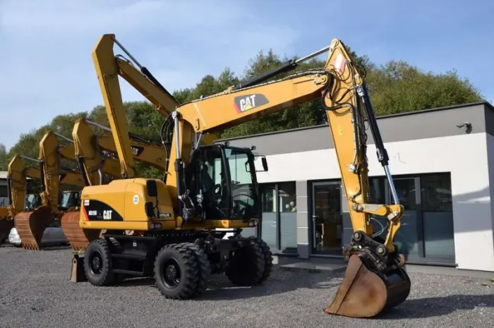CATERPILLAR M315D 2015 рік- фото № 1