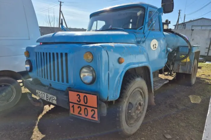Продам бензовоз АТЗ ГАЗ 5204.1990 р- фото № 4