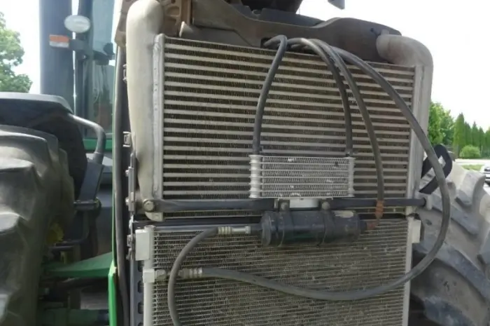 Колёсный трактор John Deere- 8430- фото № 9