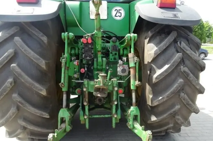 Колёсный трактор John Deere- 8430- фото № 3