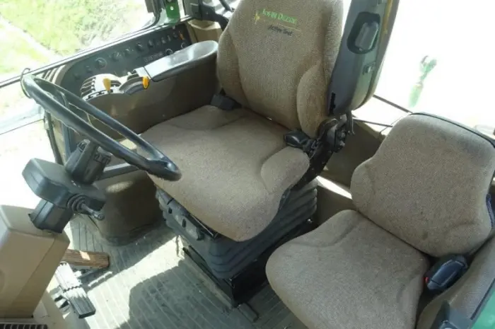 Колёсный трактор John Deere- 8430- фото № 5