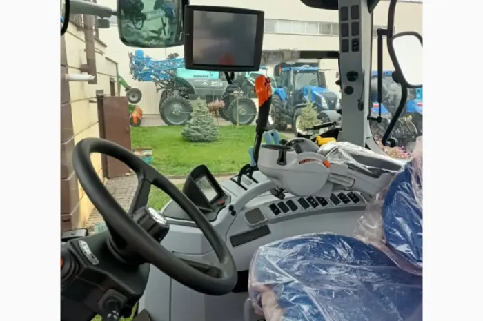 Трактор New Holland T6090 Classic 165к.с- фото № 4