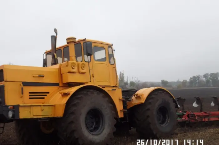 Відмінний трактор К-701- фото № 1