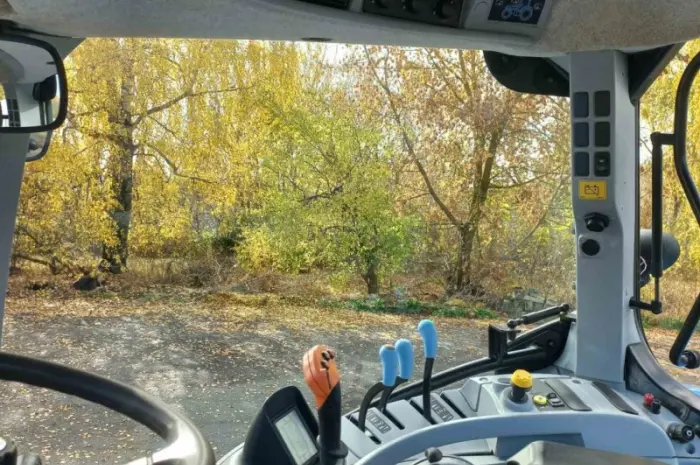 Трактор колісний New Holland T7060- фото № 12