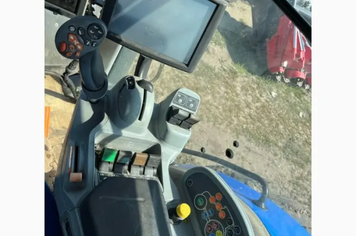 Трактор колісний New Holland T8.410- фото № 5