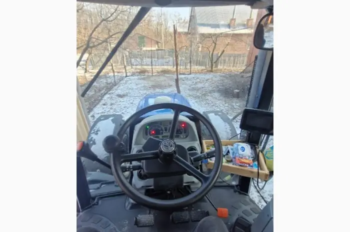 Трактор New Holland T6050- фото № 9