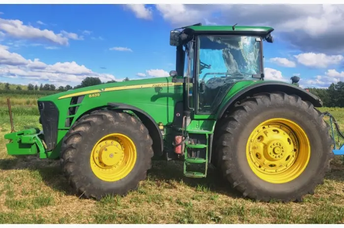 Трактор колісний John Deere 8430- фото № 2