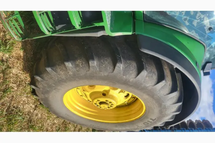 Трактор колісний John Deere 8430- фото № 8