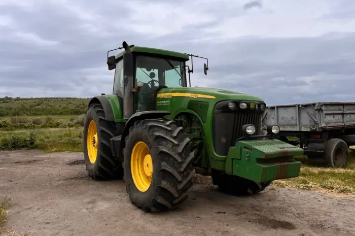Трактор колісний John Deere 8420- фото № 1
