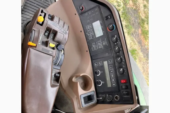 Трактор колісний John Deere 8420- фото № 3
