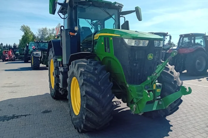 Трактор John Deere 7R310- фото № 5