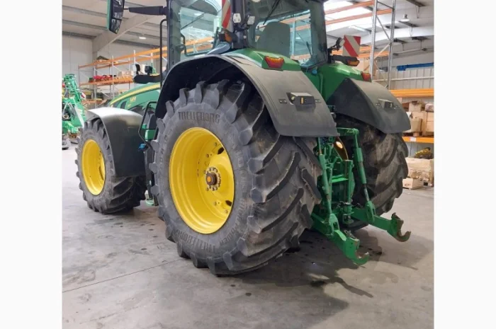 Трактор John Deere 8R 310- фото № 10
