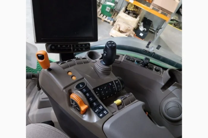Трактор John Deere 8R 310- фото № 3