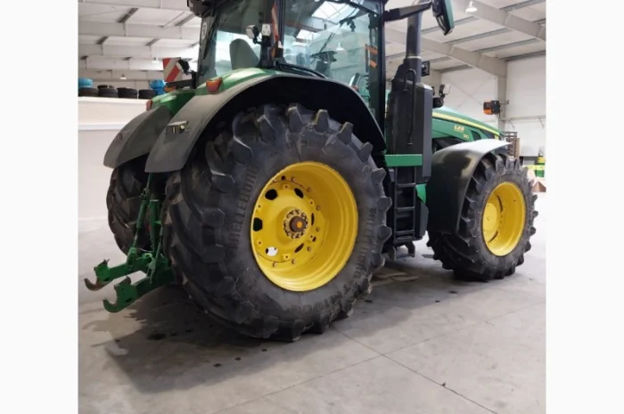 Трактор John Deere 8R 310- фото № 8
