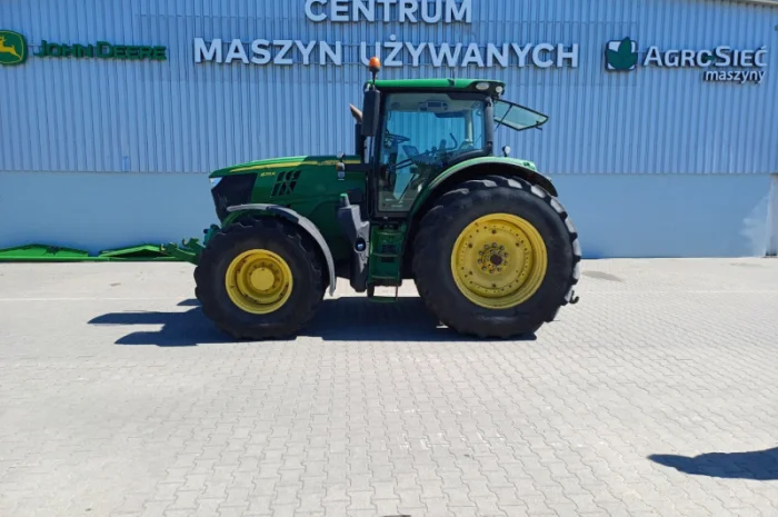 Трактор John Deere 6215R- фото № 1