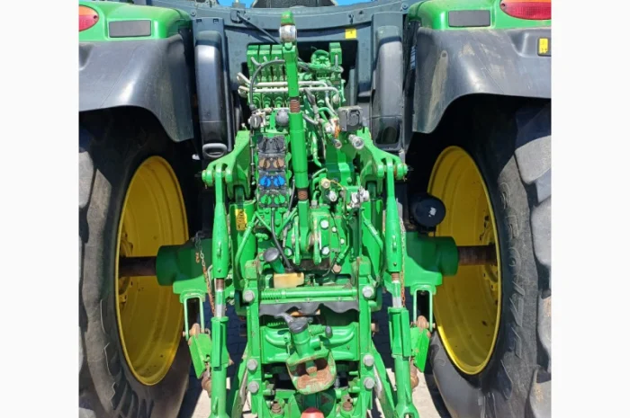 Трактор John Deere 6215R- фото № 10