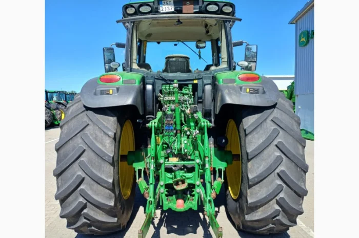 Трактор John Deere 6215R- фото № 11