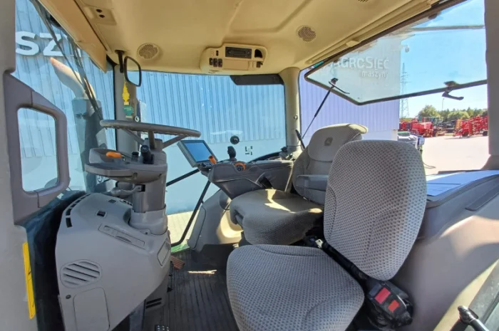 Трактор John Deere 6215R- фото № 5