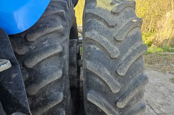 Трактор New Holland T8050- фото № 7