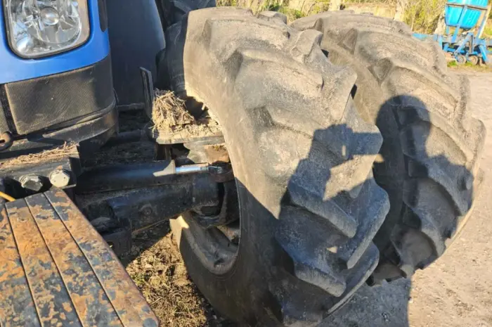 Трактор New Holland T8050- фото № 8