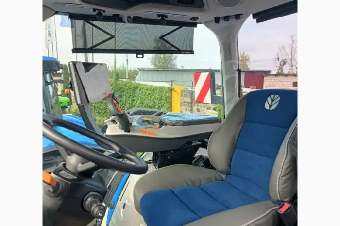Трактор New Holland T8.410 GENESIS- фото № 6