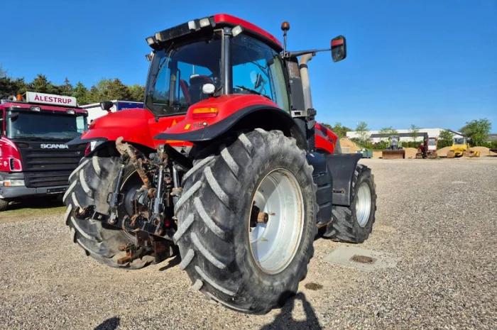 Трактор Case IH Magnum 340 (2012- фото № 4