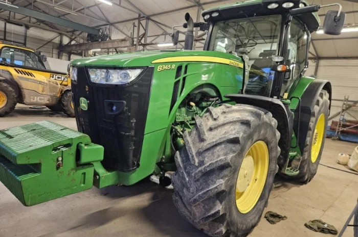 Трактор John Deere 8345 R- фото № 3