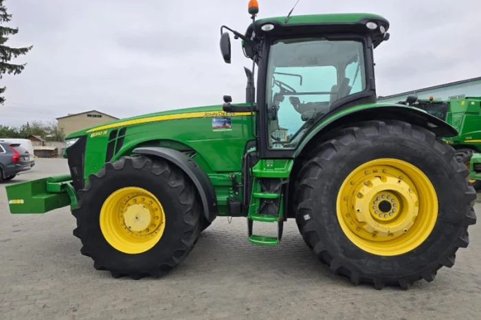 Трактор John Deere 8310R (2014) В наявності- фото № 1