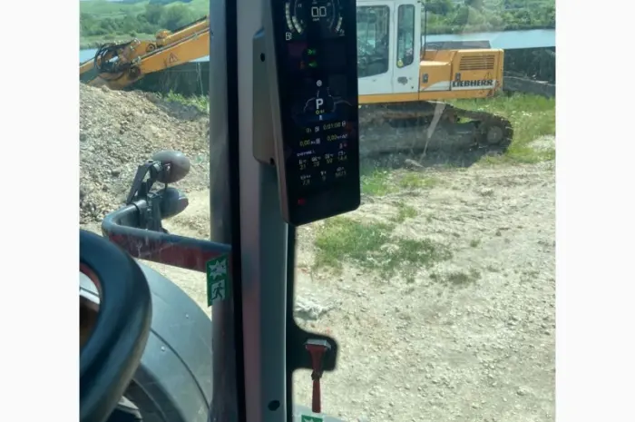 Трактор колісний VALTRA T235 VERSU- фото № 2
