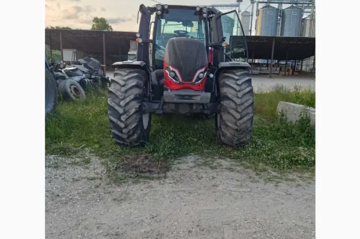 Трактор колісний VALTRA T235 VERSU- фото № 5