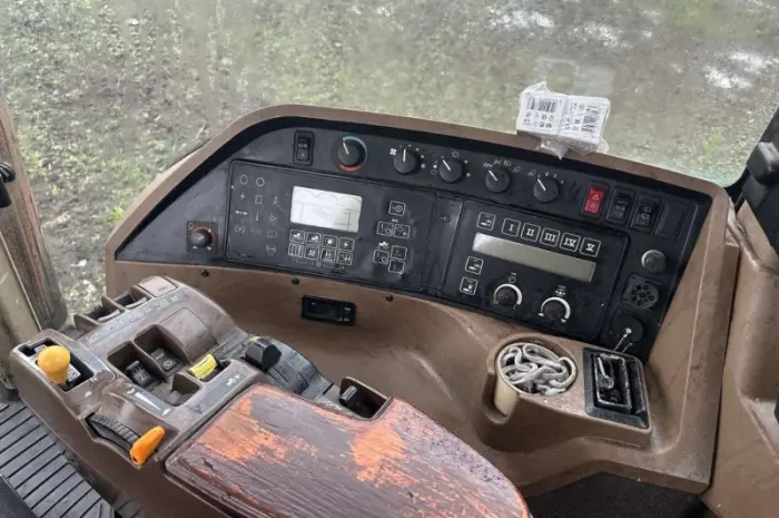 Трактор John Deere 8520- фото № 10